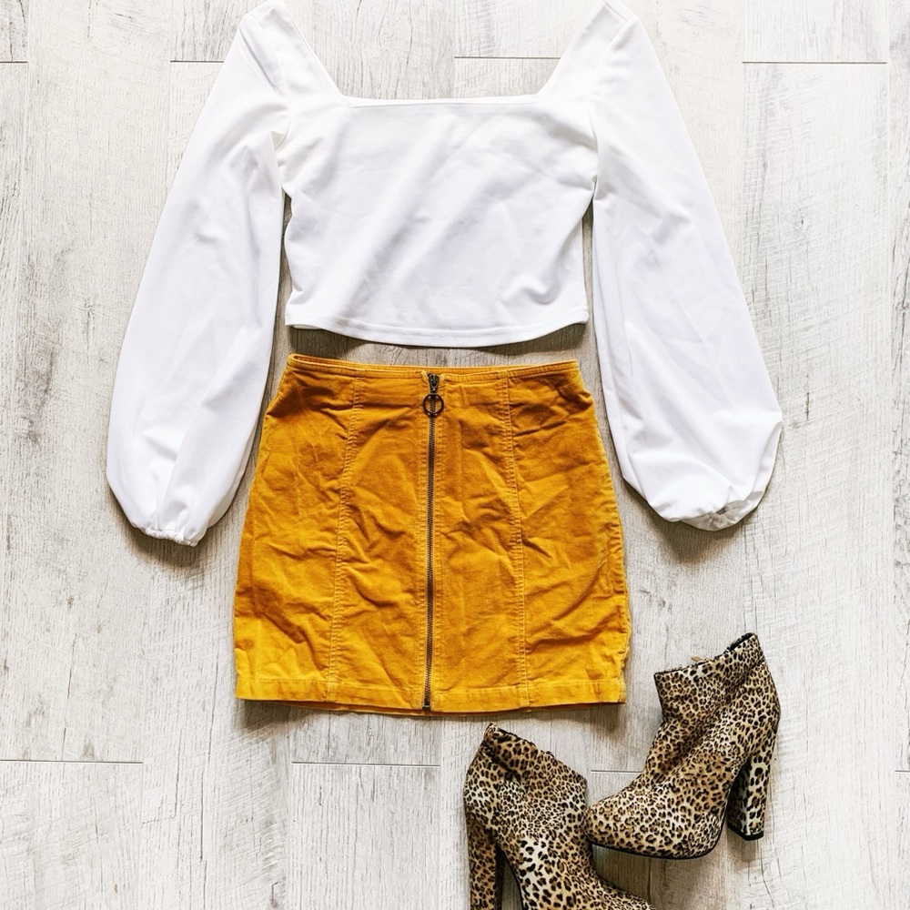 Forever 21 mustard yellow zipper front mini skirt